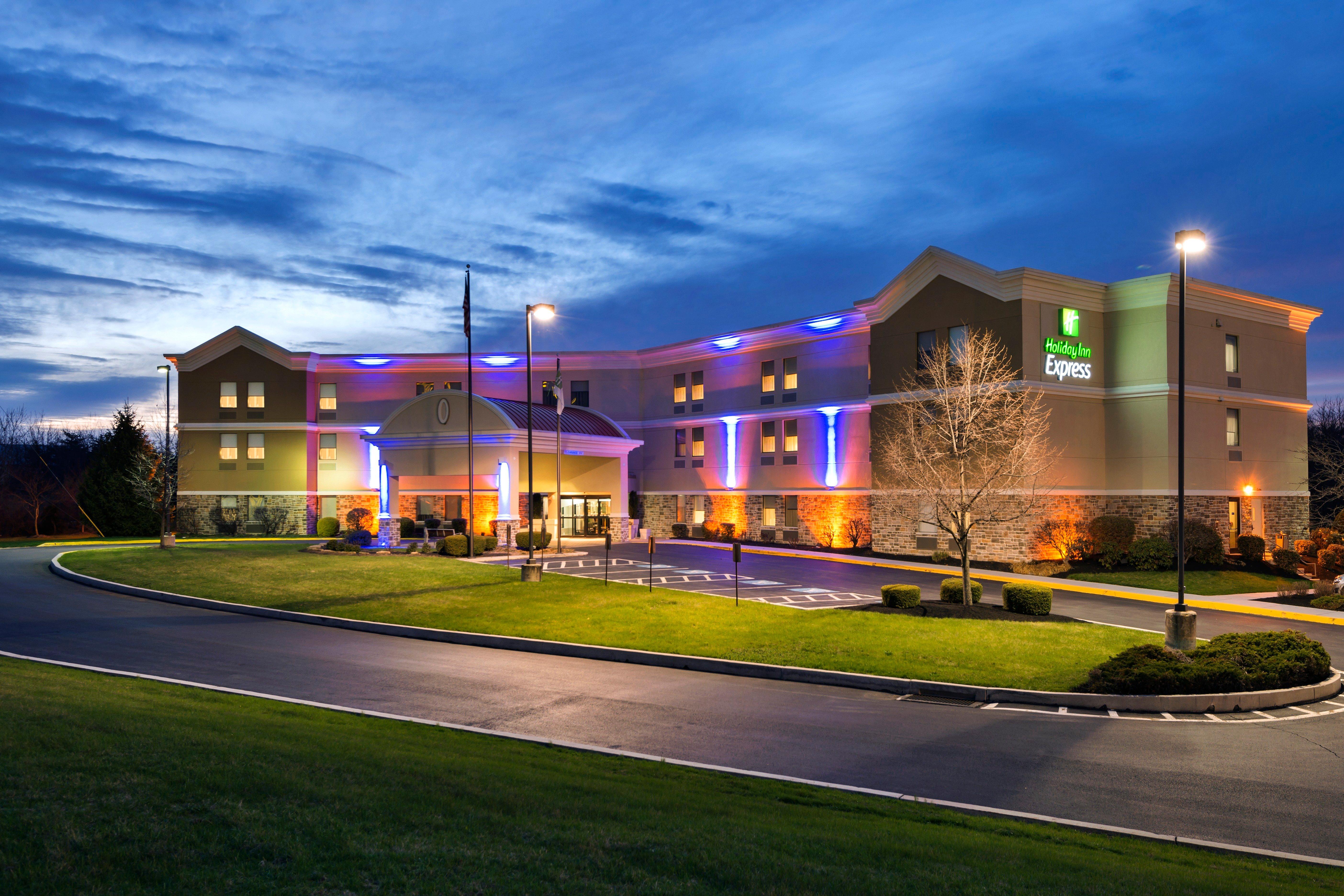 Holiday Inn Express Harrisburg I-81 - Hershey By Ihg Manadahill Exteriör bild