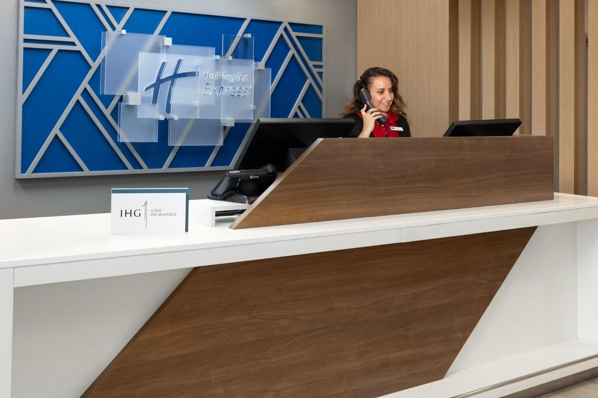 Holiday Inn Express Harrisburg I-81 - Hershey By Ihg Manadahill Exteriör bild